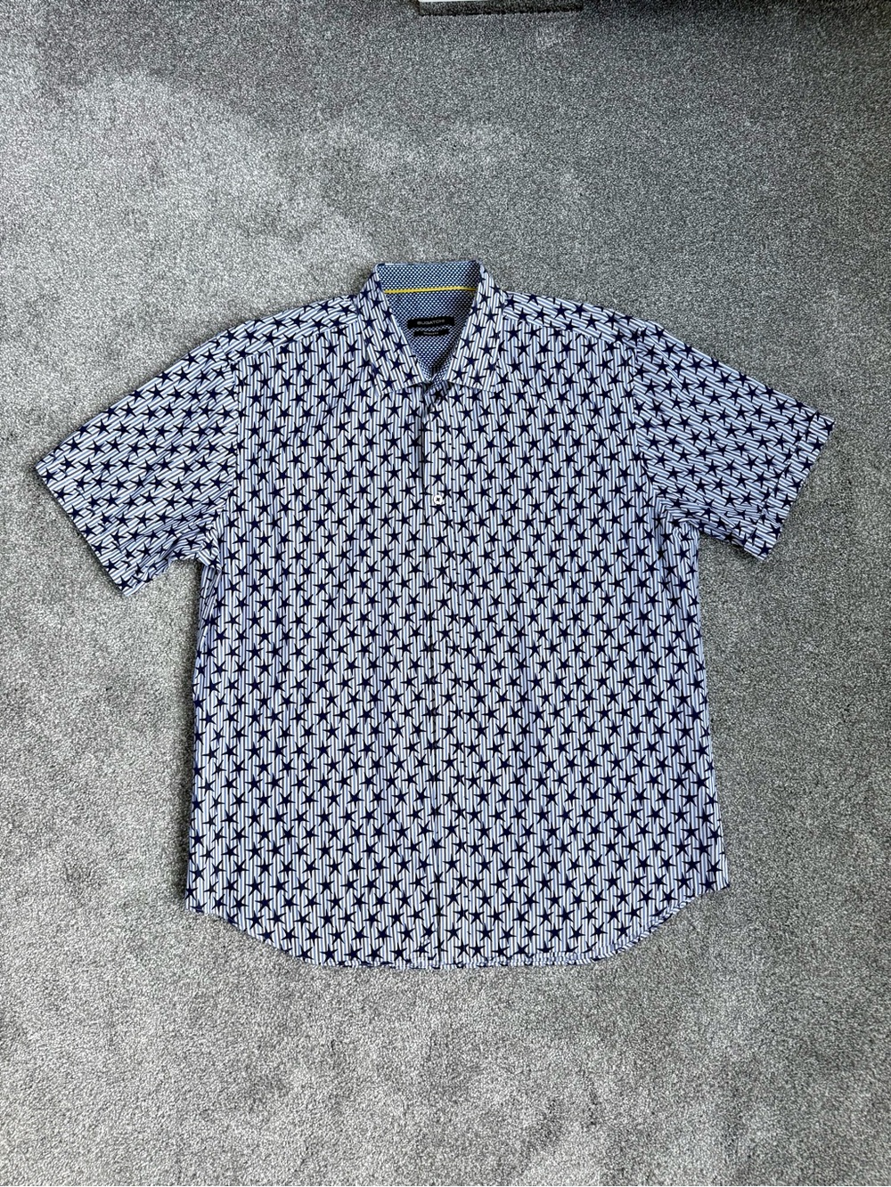 Bugatchi Men's Short-Sleeve Shaped Fit Star-Patterned Shirt in Navy and White